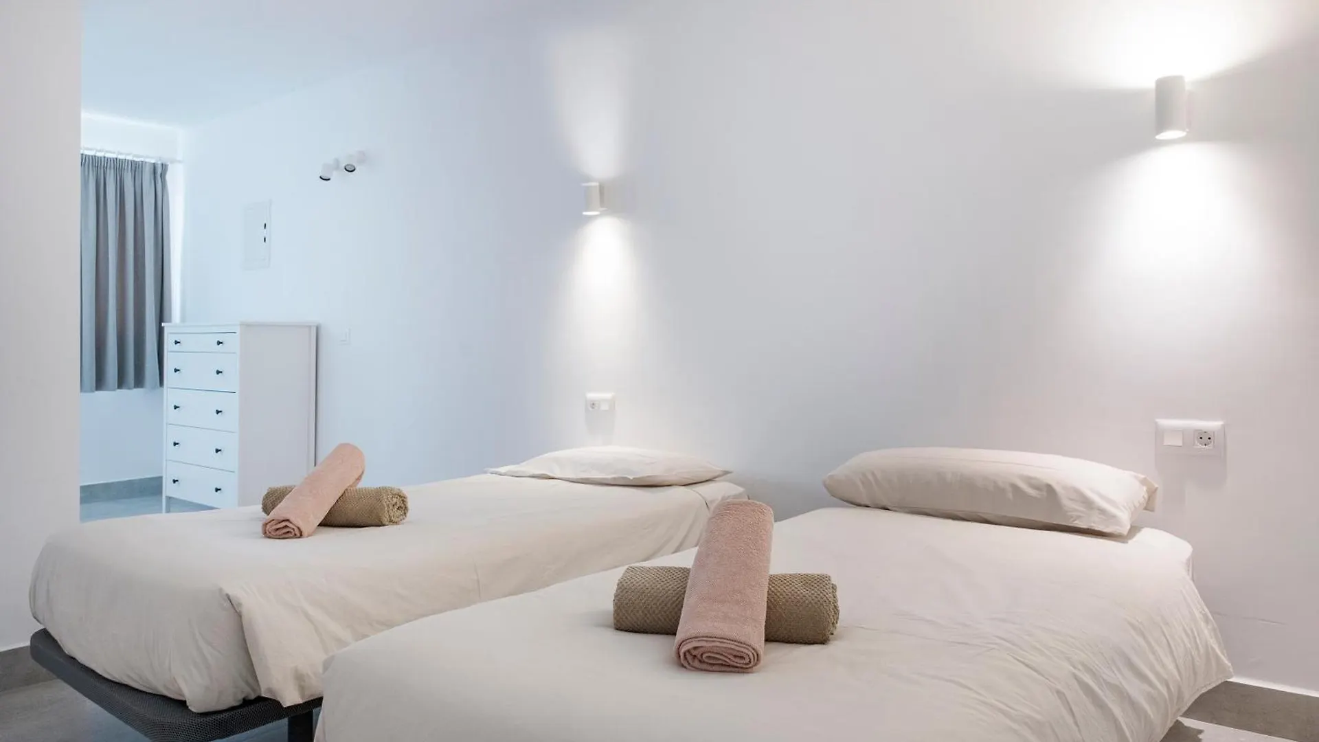 The Club - Accommodation - Dining - Events San Miguel de Abona Apartman