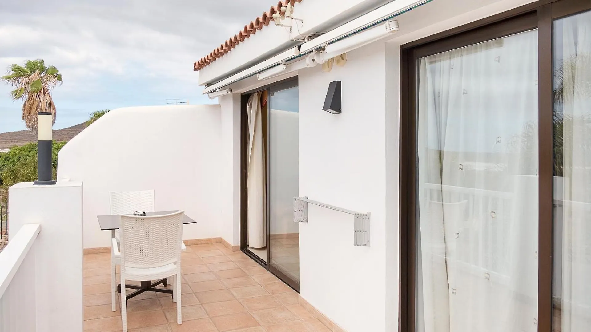 The Club - Accommodation - Dining - Events San Miguel de Abona Apartman